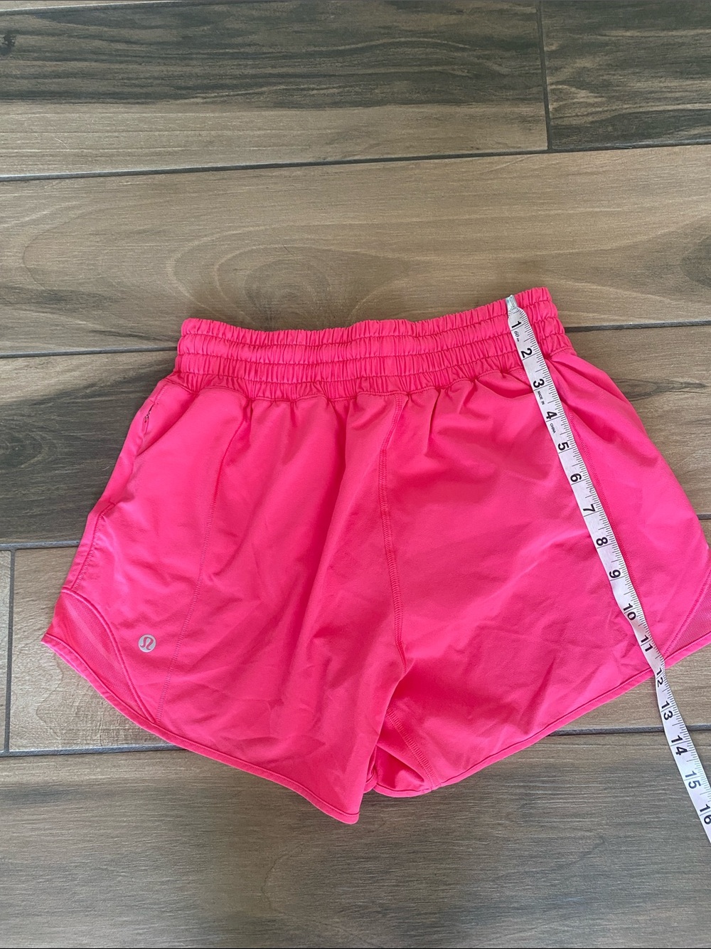 Lululemon Hotty hot high rise 4” workout shorts size 4 - Picture 4 of 6